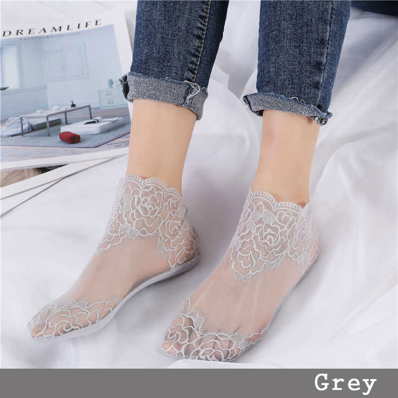 גרבי תחרה לנשים