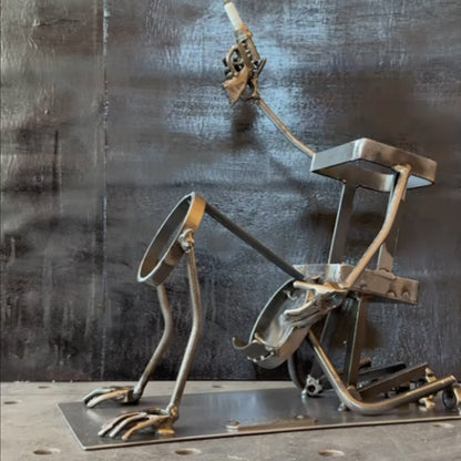 מתלה בקבוקי קולה ויין של גולגולת